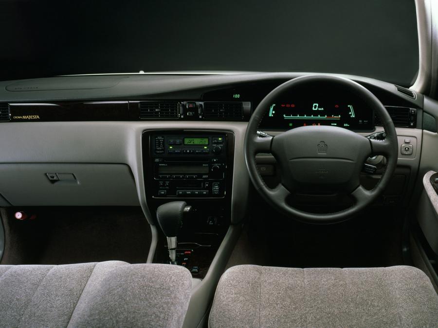  Toyota Crown Majesta 1995 года  (фото 18 из 25)